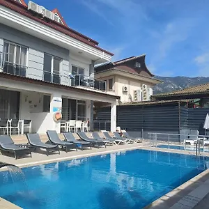 Paddys Apartments, Hisaroenue Apartment
